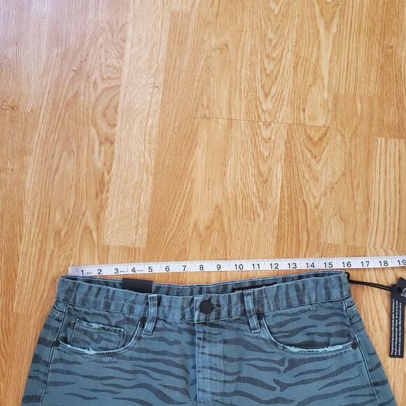 NEW! Blank NYC | Tiger Print High Waist Denim Shorts - [size 31 in Green] - Picture 8 of 13